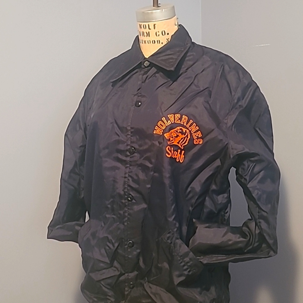 Vintage sports windbreaker fully lined